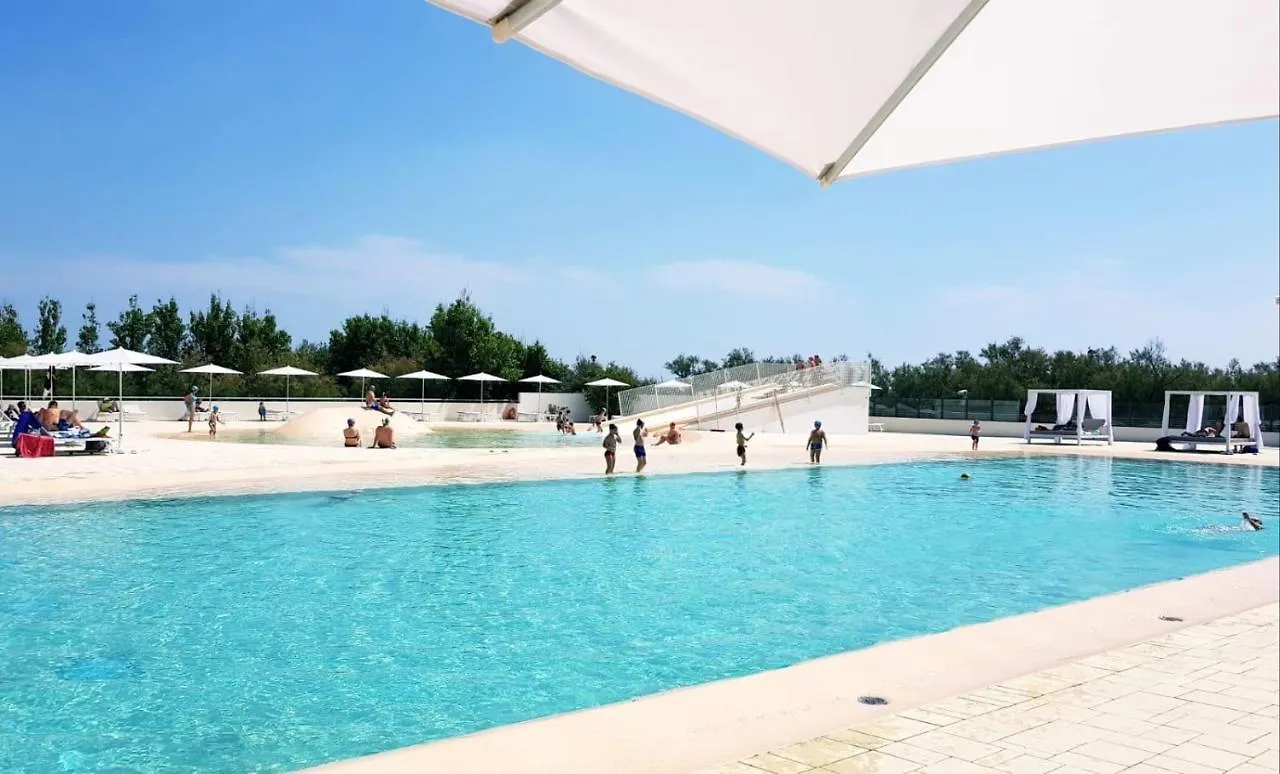 Happy Camp Mobile Homes In Camping Village Rosapineta Rosolina Mare
