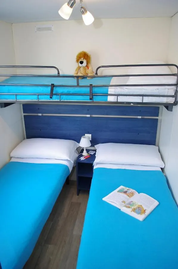 ** Campsite Happy Camp Mobile Homes In Camping Village Rosapineta Italy